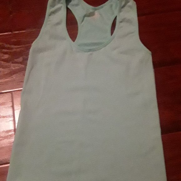 🌟 3/$10 🌟 La Vie En Rose cropped tank- Size S, Aqua - Picture 1 of 5